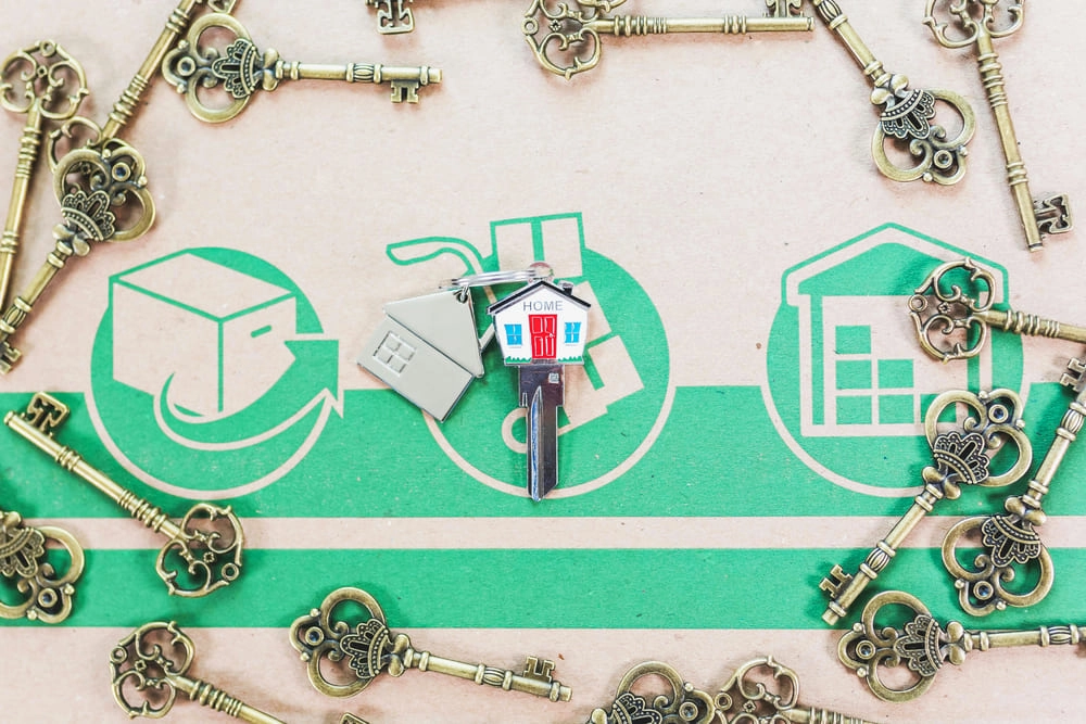 Mehrere antik wirkende Schlüssel